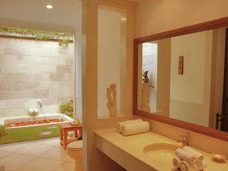 Kecapi Villa Seminyak By Ini Vie Hospitality Exterior photo