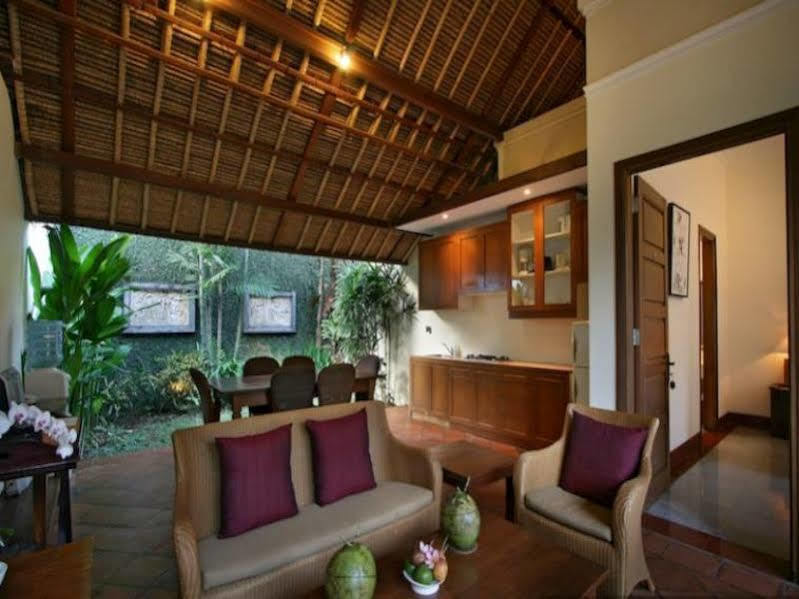 Kecapi Villa Seminyak By Ini Vie Hospitality Exterior photo